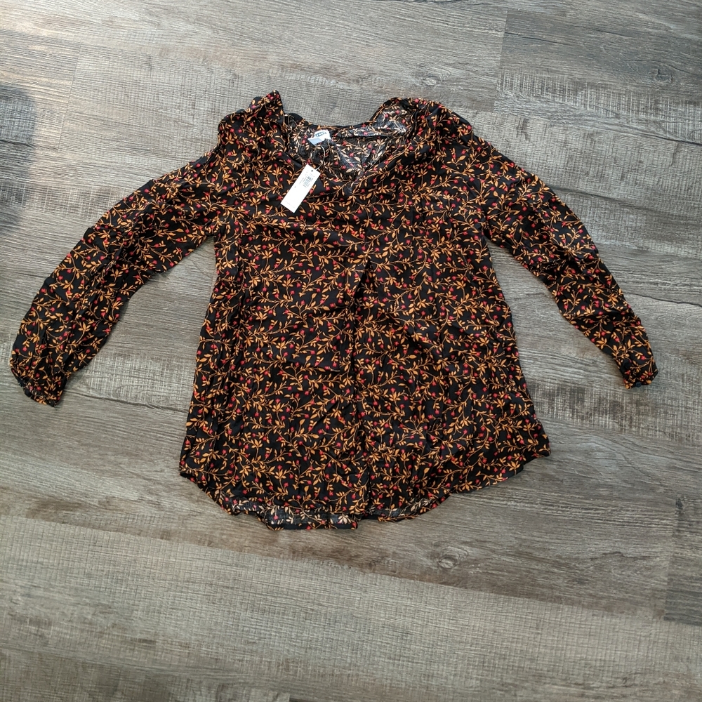 Old Navy maternity shirt nwt